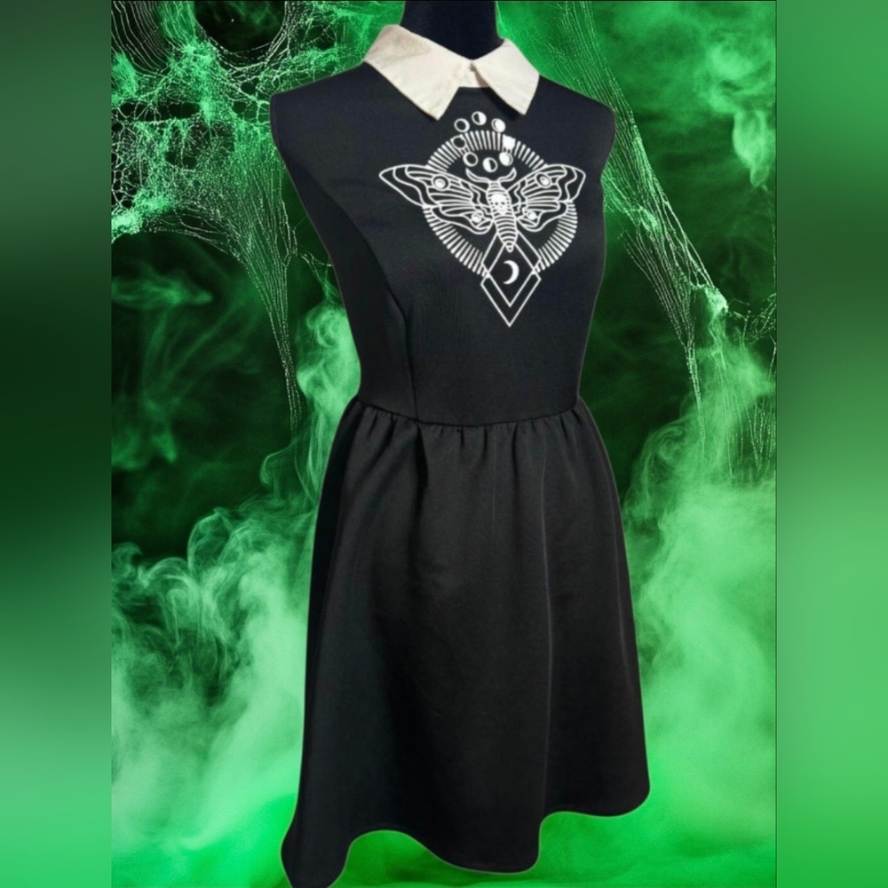 Hot Topic Death's-Head Moth Collared Dress Size 1X Juniors Black and White EUC